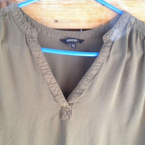⭐️George Forest green Top - Picture 3 of 6